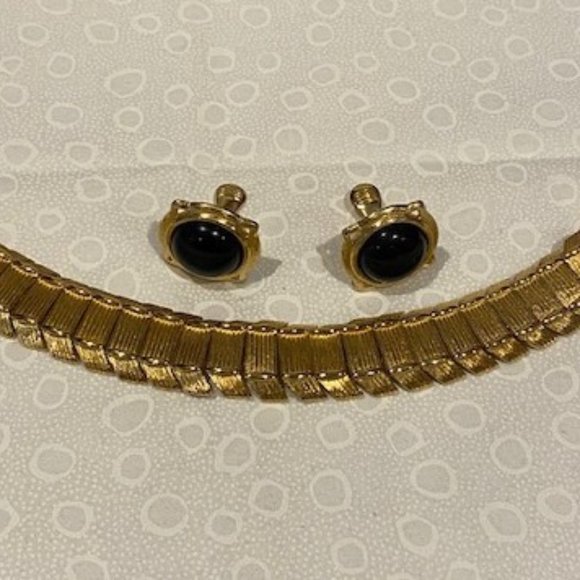 VTG MONET Brushed Gold Chain Link Bracelet and Earrings SET - Picture 8 of 9